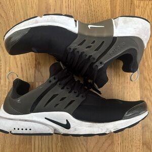 Nike Air Presto Black/White Size 11 Shoes